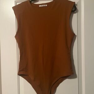 ReoRia Bodysuit in Warm Brown with padded shoulders